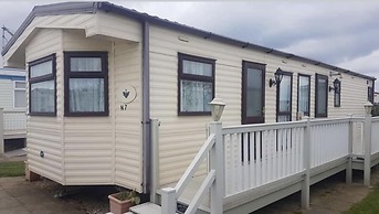 Captivating 2-bed Carvavan in Mablethorpe