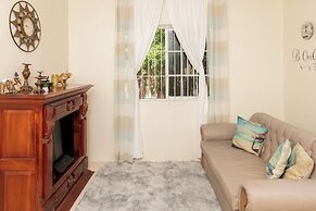 Adorable 1Bed Cottage Walk to the Beach