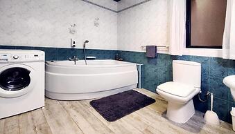 Charming Getaway With Views in Marsascala