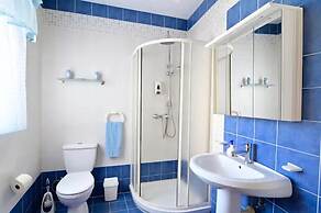 Charming Getaway With Views in Marsascala