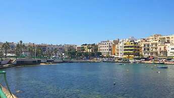 Charming Getaway With Views in Marsascala