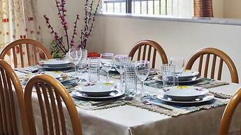 Charming Getaway With Views in Marsascala