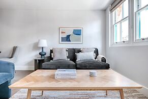 Impeccable 2-bed Apartment in London