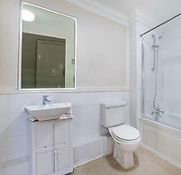 Impeccable 2-bed Apartment in London