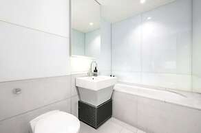 Sophisticated 2 Bedrooms by Spitafields