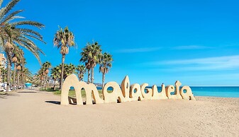 Skysea Malaga Centro frente al Rio