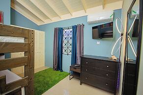 Adorable Beach House In Draxhall