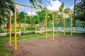 Adorable Beach House In Draxhall