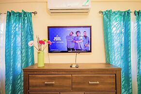 Adorable Beach House In Draxhall