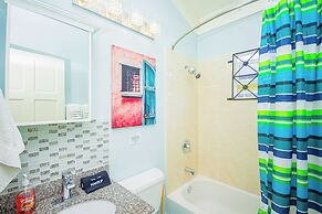 Adorable Beach House In Draxhall