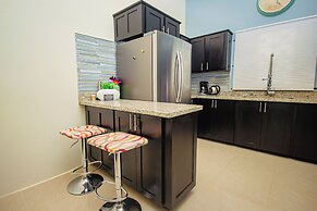 Adorable Beach House In Draxhall