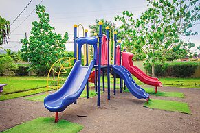 Adorable Beach House In Draxhall