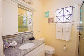 Adorable Beach House In Draxhall