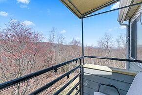 The Loft Picturesque Condo for 6 w/ Epic Views!