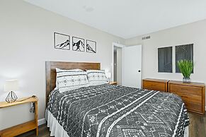 The Loft Picturesque Condo for 6 w/ Epic Views!