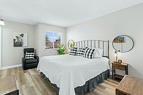 The Loft Picturesque Condo for 6 w/ Epic Views!