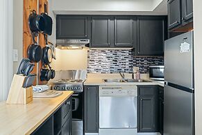 The Loft Picturesque Condo for 6 w/ Epic Views!