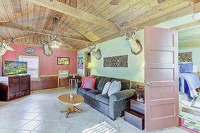 Kingsland Duo 2 Cottages in 1 w/ Lakeview!