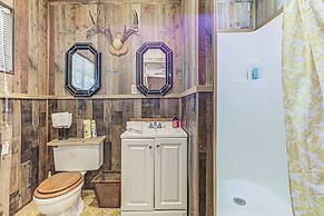 Kingsland Duo 2 Cottages in 1 w/ Lakeview!