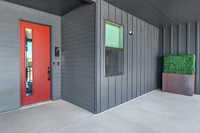 Pacific Island Inspired Stay Amazing Location