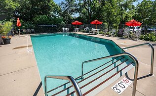 The Overbrook 2BR Pet-friendly Condo Lake Geneva