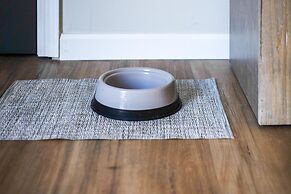 The Overbrook 2BR Pet-friendly Condo Lake Geneva