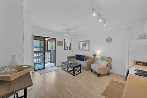 Beachy Days Escape - Cozy Haven Steps From Beach!