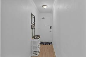 Beachy Days Escape - Cozy Haven Steps From Beach!