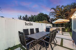 Coastal Retreat Stylish 4 BDR w/ Private Pool!