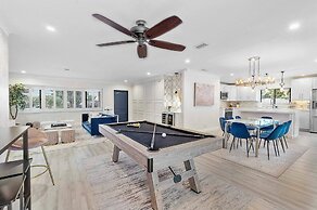 Coastal Retreat Stylish 4 BDR w/ Private Pool!