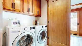 Obsidian Ski & Golf Villa 3 Bdr, Prime Location!