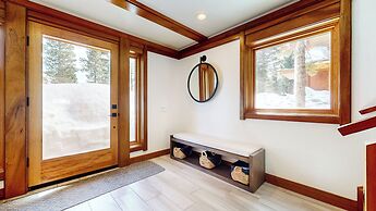 Obsidian Ski & Golf Villa 3 Bdr, Prime Location!