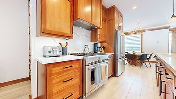 Obsidian Ski & Golf Villa 3 Bdr, Prime Location!