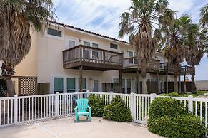 Comfy 3 Bedroom Pets Sleeps 8