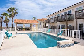 Comfy 3 Bedroom Pets Sleeps 8