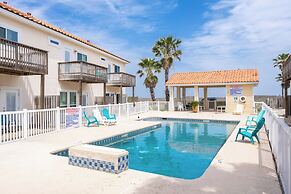 Comfy 3 Bedroom Pets Sleeps 8