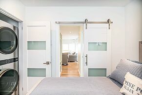 Latitude Adjustment Walk to Beach & Dining!