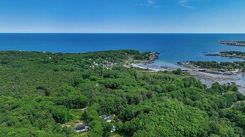 Cape Neddick Coastal Hideaway