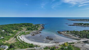 Cape Neddick Coastal Hideaway