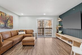 Vineyards Stonewall Escape Sleek, Modern Retreat