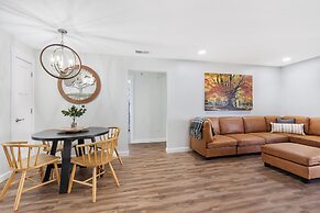 Vineyards Stonewall Escape Sleek, Modern Retreat