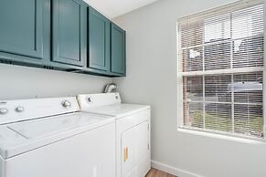 Vineyards Stonewall Escape Sleek, Modern Retreat