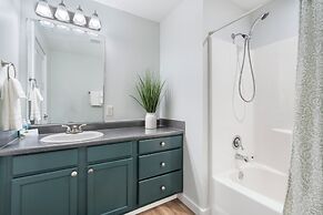 Vineyards Stonewall Escape Sleek, Modern Retreat