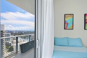 Luxury Penthouse! 4 BDR With Resort Amenities