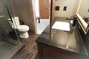 Lookout Lodge An Extraordinary Escape for 10!