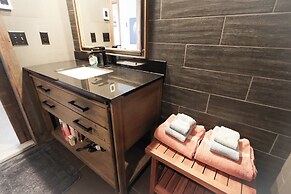 Lookout Lodge An Extraordinary Escape for 10!