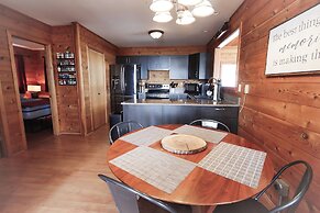 Lookout Lodge An Extraordinary Escape for 10!