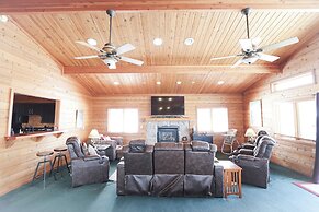 Lookout Lodge An Extraordinary Escape for 10!