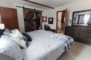 Lookout Lodge An Extraordinary Escape for 10!