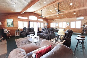 Lookout Lodge An Extraordinary Escape for 10!